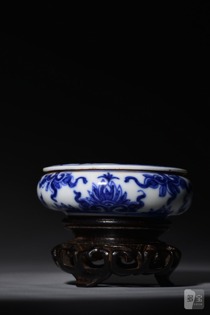 清康熙 青花缠枝莲纹印泥盒 - 图6